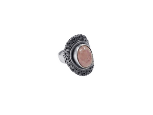 Anel Oval Trabalhado com Quartzo Rosa - Prata 925